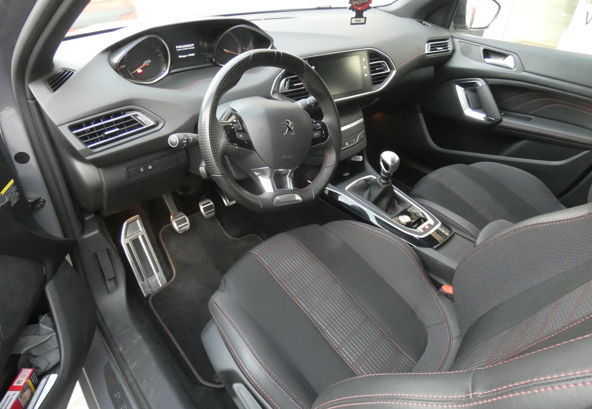 Peugeot 308 — 9